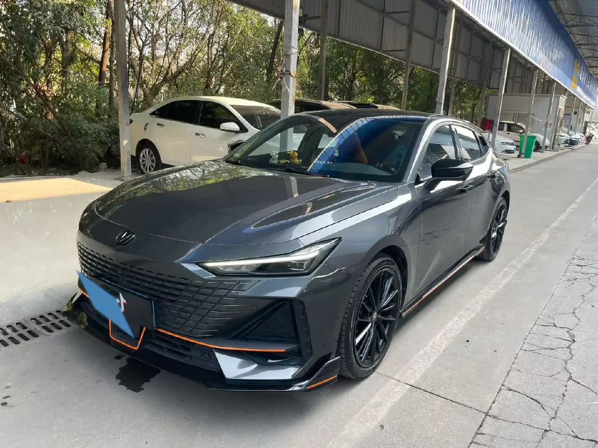 2023 ChangAn UNI-V 1.5T 188HP L4 7DCT,autocango,china used car exporter,china ev exporter,chinese used car exporter,chinese used ev exporter