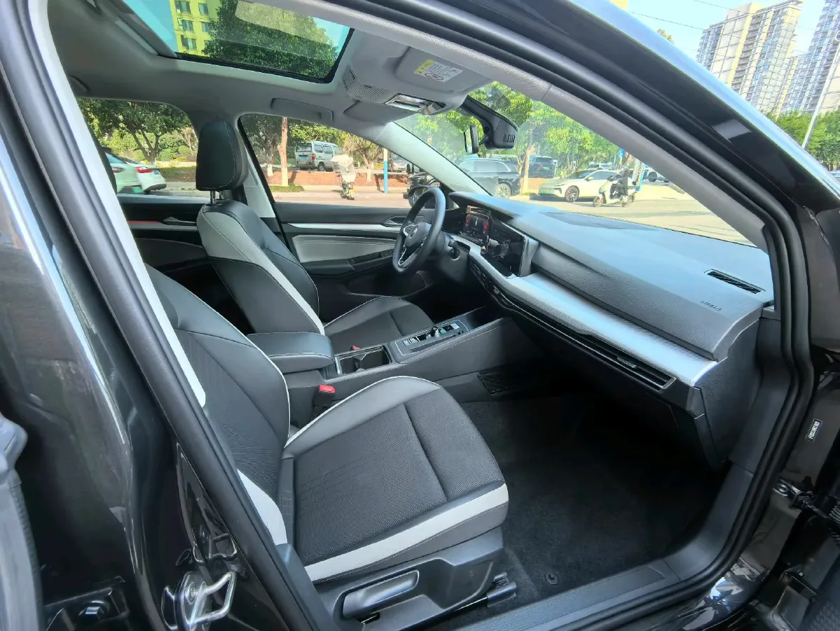 2023 Volkswagen Golf 1.4T 150HP L4 7DCT,autocango,china used car exporter,china ev exporter,chinese used car exporter,chinese used ev exporter