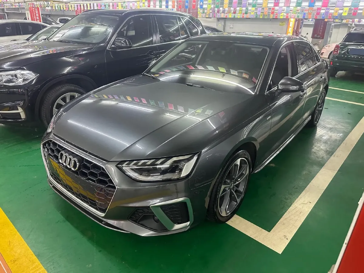 2020 Audi A4L 2.0T 190HP L4 7DCT,autocango,china used car exporter,china ev exporter,chinese used car exporter,chinese used ev exporter