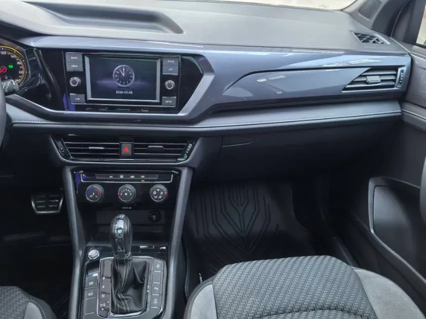 2019 MINI MINI 1.5T 102HP L3 7DCT,autocango,china used car exporter,china ev exporter,chinese used car exporter,chinese used ev exporter