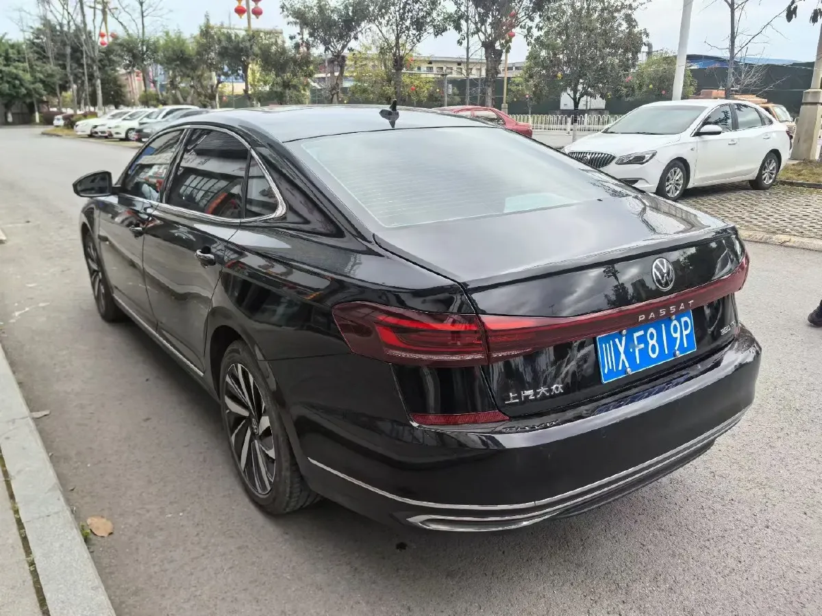 2025 Volkswagen Passat 2.0T 220HP L4 7DCT,autocango,china used car exporter,china ev exporter,chinese used car exporter,chinese used ev exporter