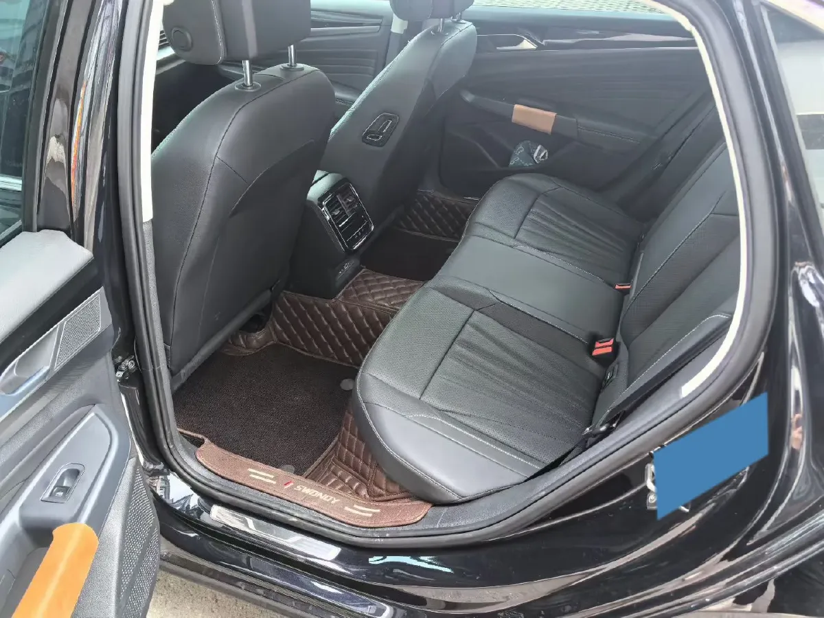 2025 Volkswagen Passat 2.0T 220HP L4 7DCT,autocango,china used car exporter,china ev exporter,chinese used car exporter,chinese used ev exporter