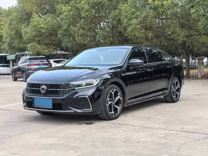 2023 Volkswagen Passat 2.0T 186HP L4 7DCT,autocango,china used car exporter,china ev exporter,chinese used car exporter,chinese used ev exporter