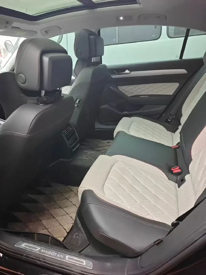 2024 Volkswagen Magotan 2.0T 186HP L4 7DCT,autocango,china used car exporter,china ev exporter,chinese used car exporter,chinese used ev exporter