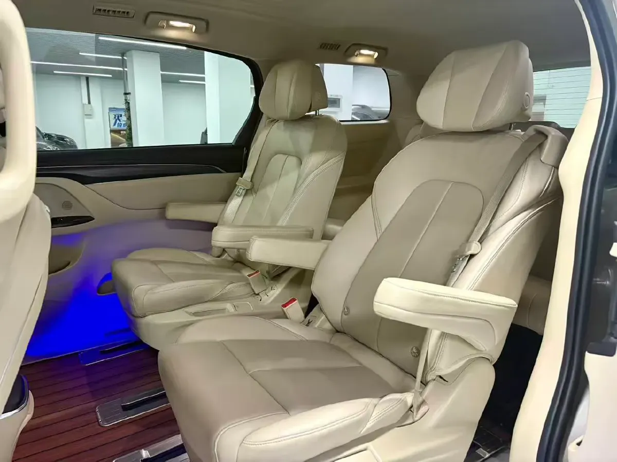 2023 Buick GL8 2.0T 237HP L4 9AT,autocango,china used car exporter,china ev exporter,chinese used car exporter,chinese used ev exporter