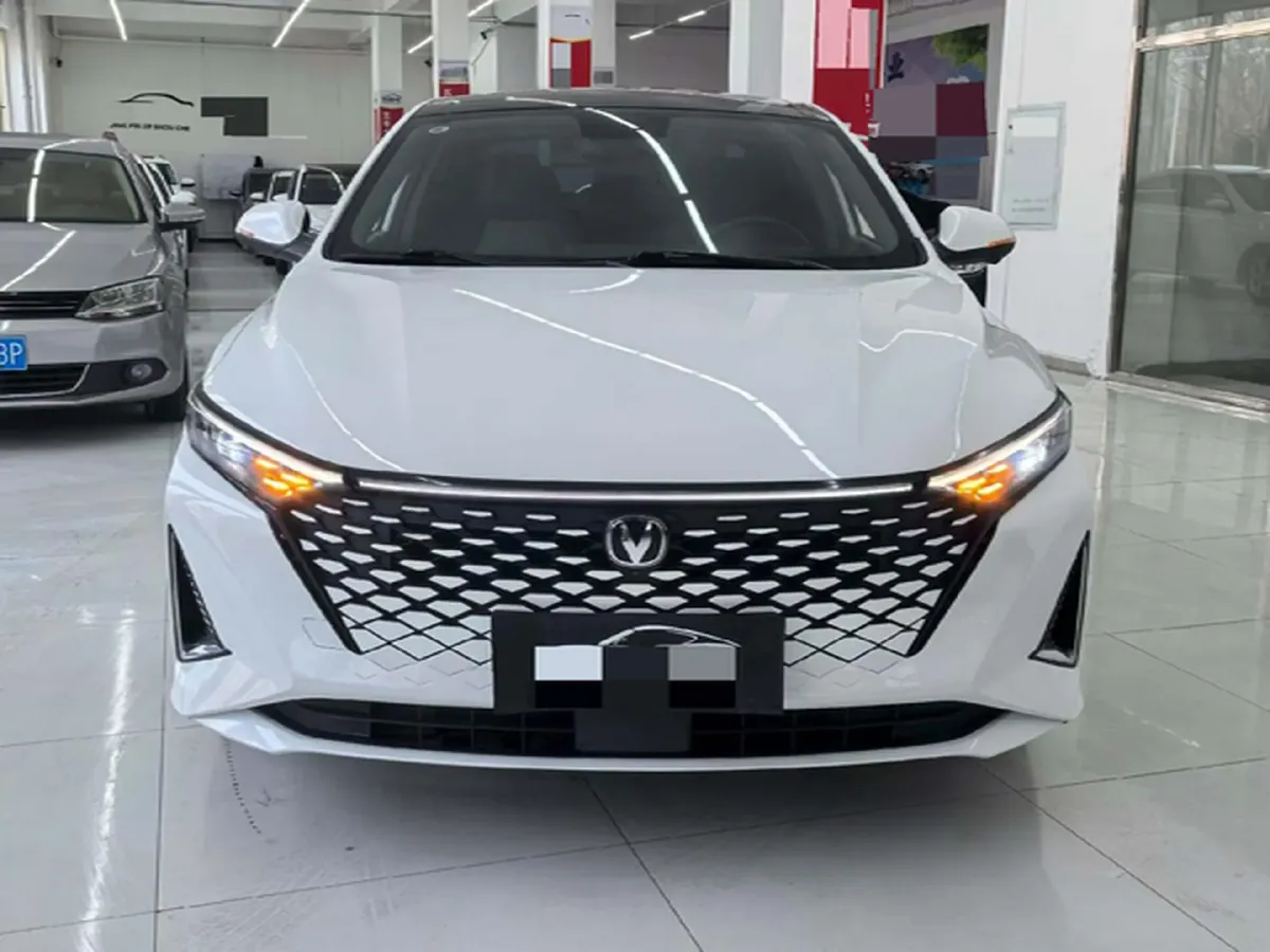 2023 ChangAn Raeton Plus 1.5T 188HP L4 7DCT,autocango,china used car exporter,china ev exporter,chinese used car exporter,chinese used ev exporter
