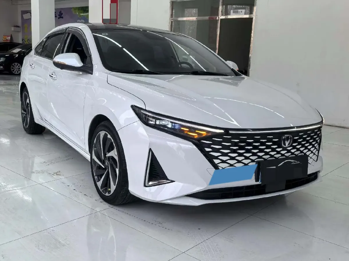 2023 ChangAn Raeton Plus 1.5T 188HP L4 7DCT,autocango,china used car exporter,china ev exporter,chinese used car exporter,chinese used ev exporter
