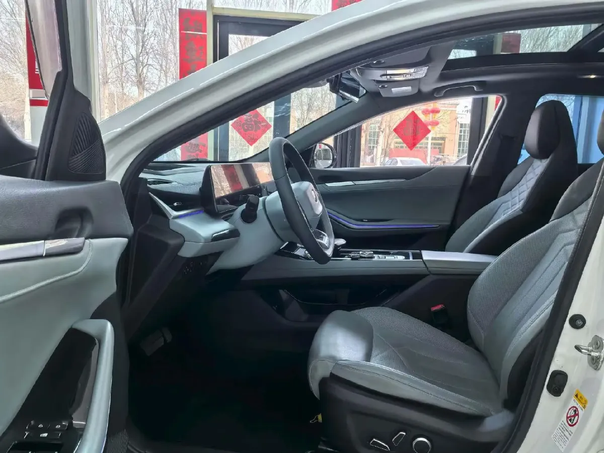 2023 ChangAn Raeton Plus 1.5T 188HP L4 7DCT,autocango,china used car exporter,china ev exporter,chinese used car exporter,chinese used ev exporter