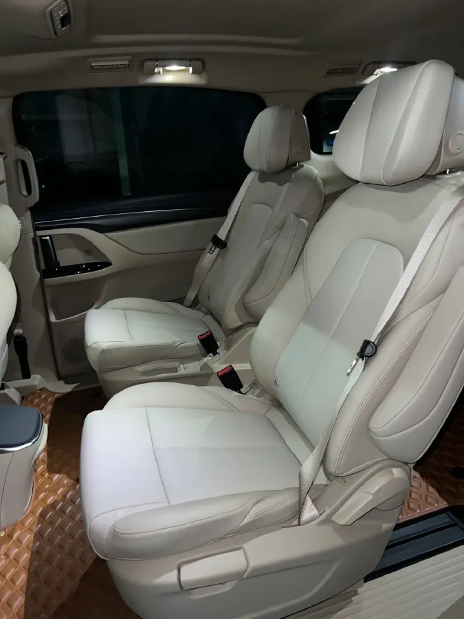 2025 Buick GL8 2.0T 237HP L4 9AT,autocango,china used car exporter,china ev exporter,chinese used car exporter,chinese used ev exporter