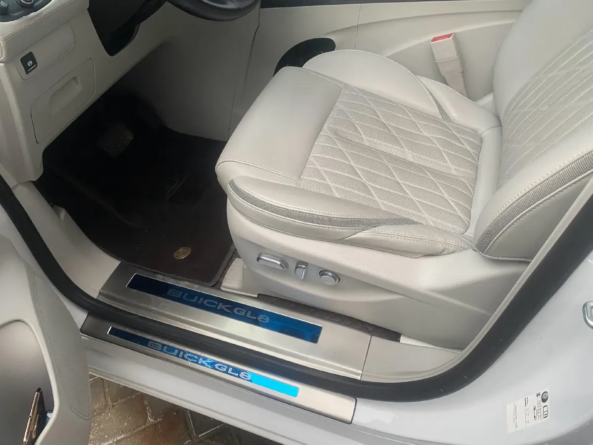 2023 Buick GL8 2.0T 237HP L4 9AT,autocango,china used car exporter,china ev exporter,chinese used car exporter,chinese used ev exporter