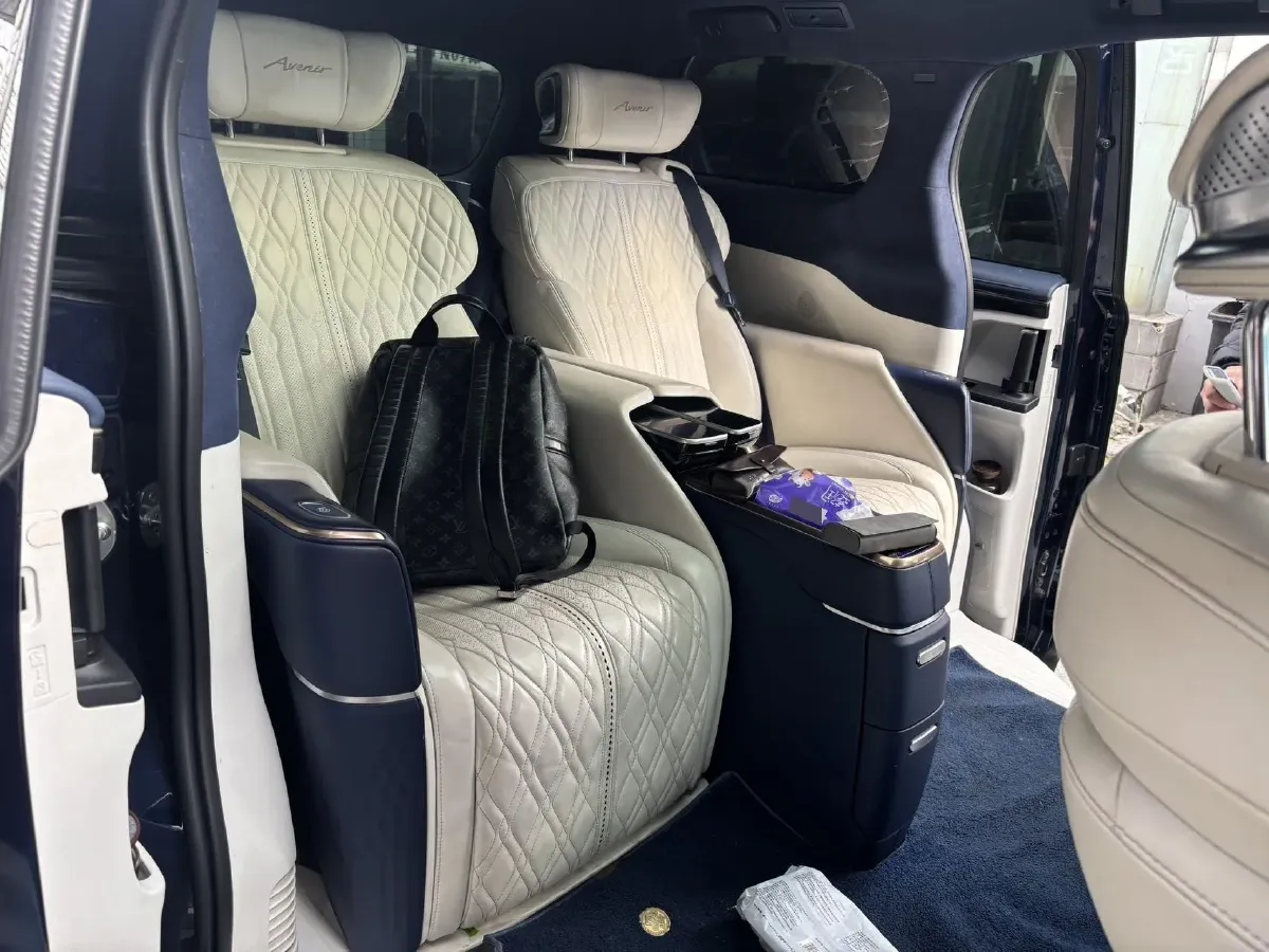 2020 Buick GL8 2.0T 237HP L4 9AT,autocango,china used car exporter,china ev exporter,chinese used car exporter,chinese used ev exporter