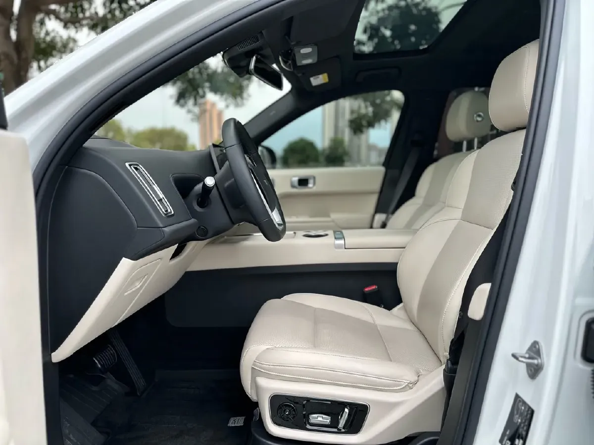 2023 Li L7 Range Extended 154HP REEV 40.9KWH,autocango,china used car exporter,china ev exporter,chinese used car exporter,chinese used ev exporter