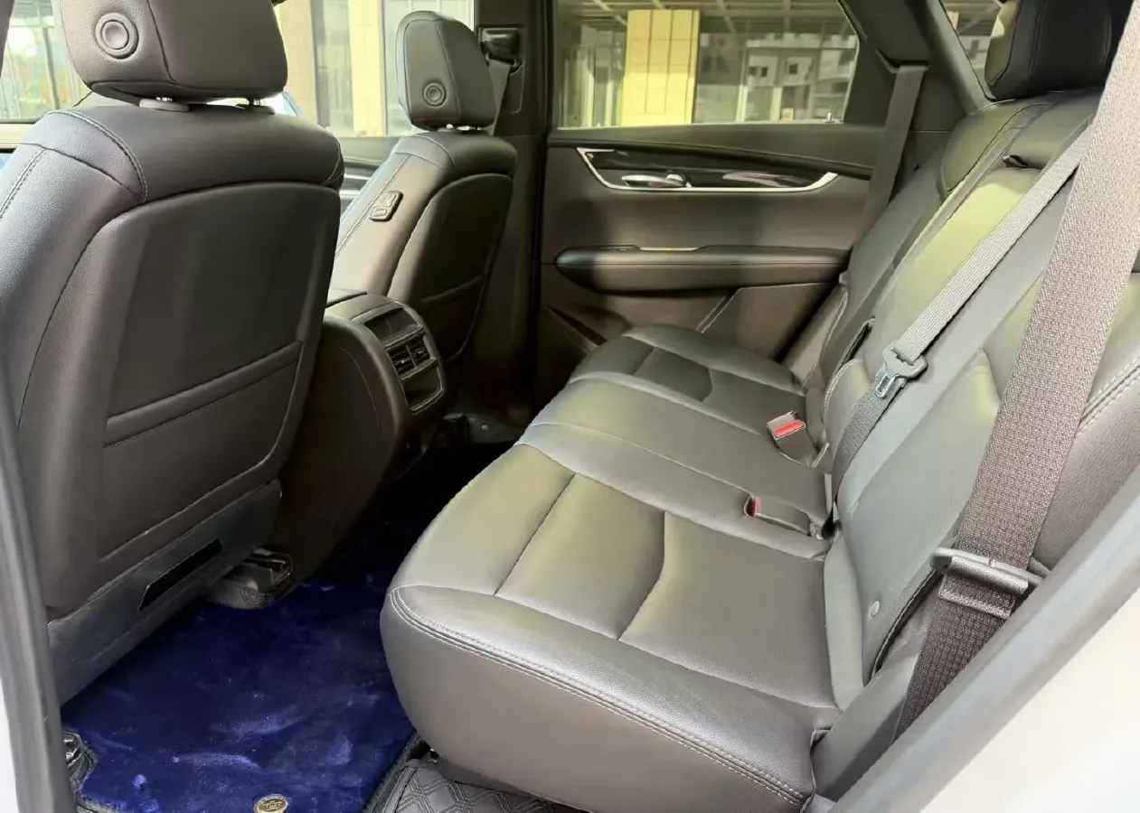 2022 Cadillac XT5 2.0T 237HP L4 9AT,autocango,china used car exporter,china ev exporter,chinese used car exporter,chinese used ev exporter