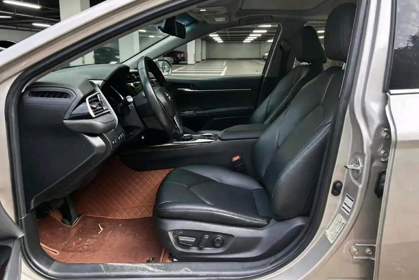 2019 Toyota Camry 2.0L 178HP L4 CVT,autocango,china used car exporter,china ev exporter,chinese used car exporter,chinese used ev exporter