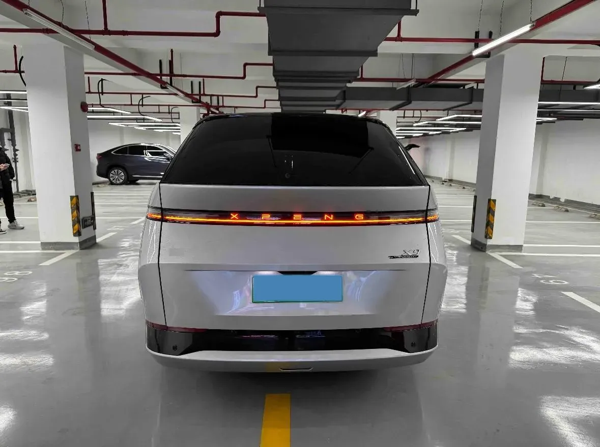 2024 Xpeng X9 BEV 84.5KWH,autocango,china used car exporter,china ev exporter,chinese used car exporter,chinese used ev exporter