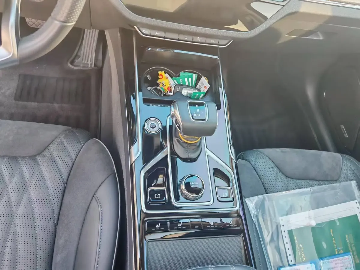 2022 HongQi HS5 2.0T 224HP L4 6AT,autocango,china used car exporter,china ev exporter,chinese used car exporter,chinese used ev exporter