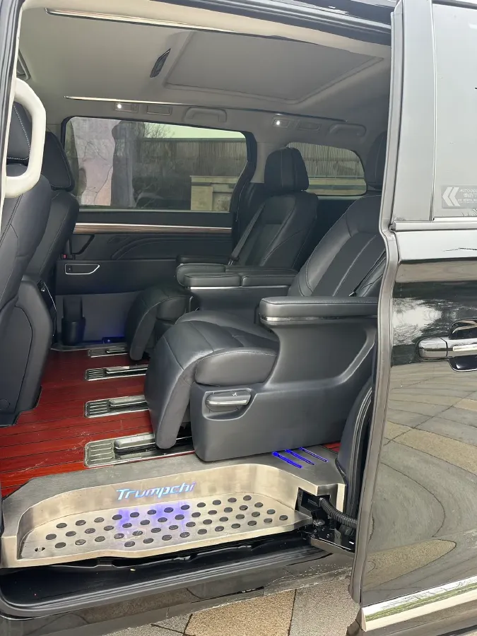 2021 GAC Trumpchi M8 2.0T 252HP L4 8AT,autocango,china used car exporter,china ev exporter,chinese used car exporter,chinese used ev exporter