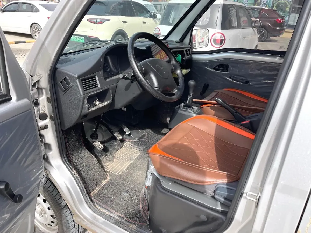 2023 WuLing ZhiGuang 1.5L 102HP L4 5MT,autocango,china used car exporter,china ev exporter,chinese used car exporter,chinese used ev exporter