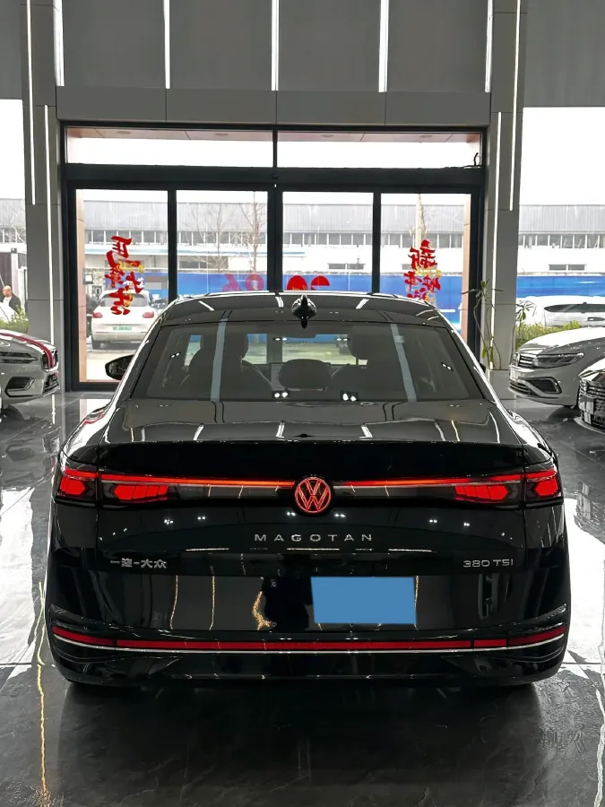 2024 Volkswagen Magotan 2.0T 220HP L4 7DCT,autocango,china used car exporter,china ev exporter,chinese used car exporter,chinese used ev exporter