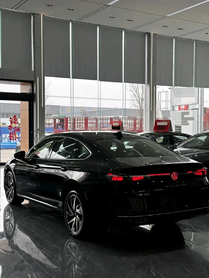2024 Volkswagen Magotan 2.0T 220HP L4 7DCT,autocango,china used car exporter,china ev exporter,chinese used car exporter,chinese used ev exporter
