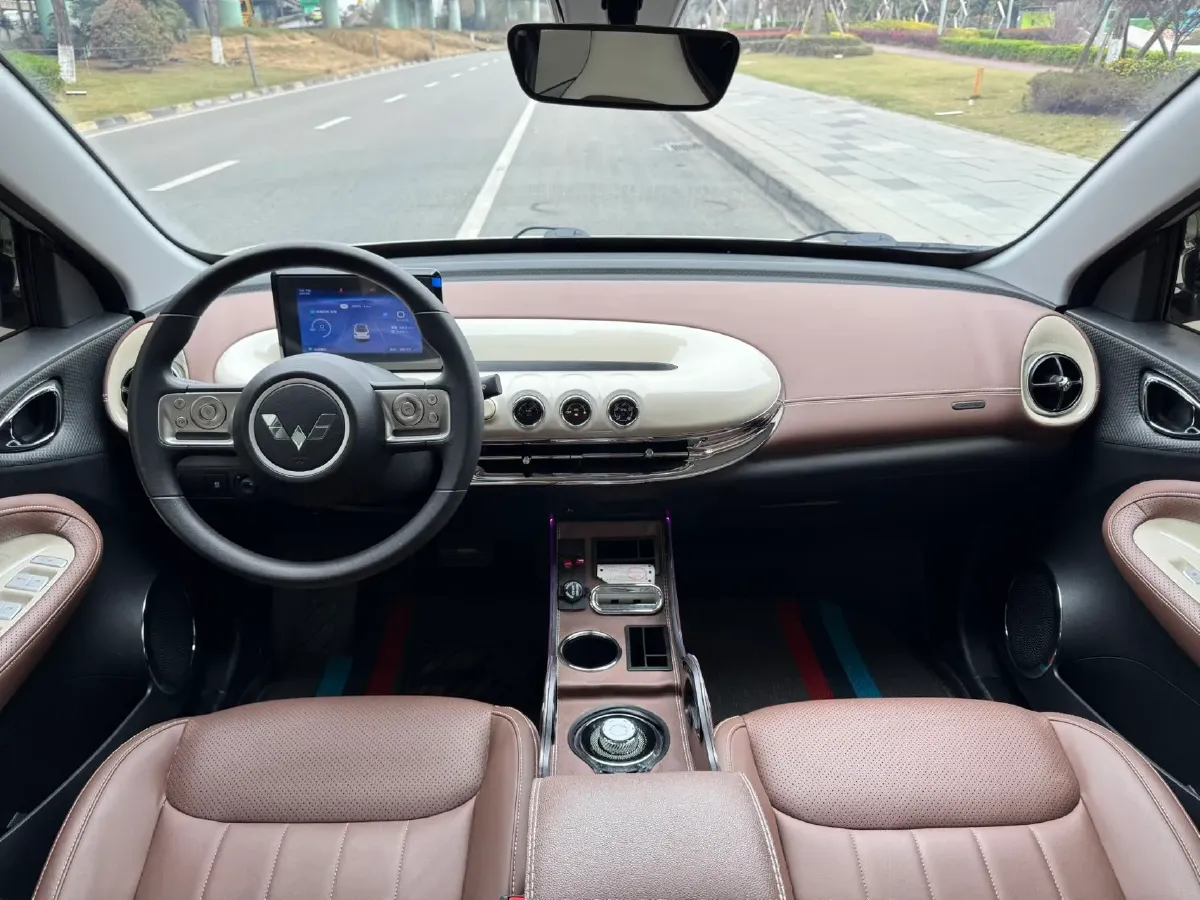 2023 WuLing BinGuo BEV 31.9KWH,autocango,china used car exporter,china ev exporter,chinese used car exporter,chinese used ev exporter