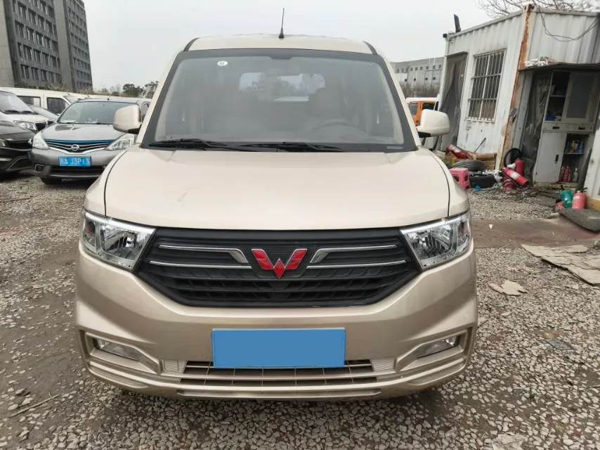 2021 WuLing HongGuang Plus 1.5T 147HP L4 6MT,autocango,china used car exporter,china ev exporter,chinese used car exporter,chinese used ev exporter