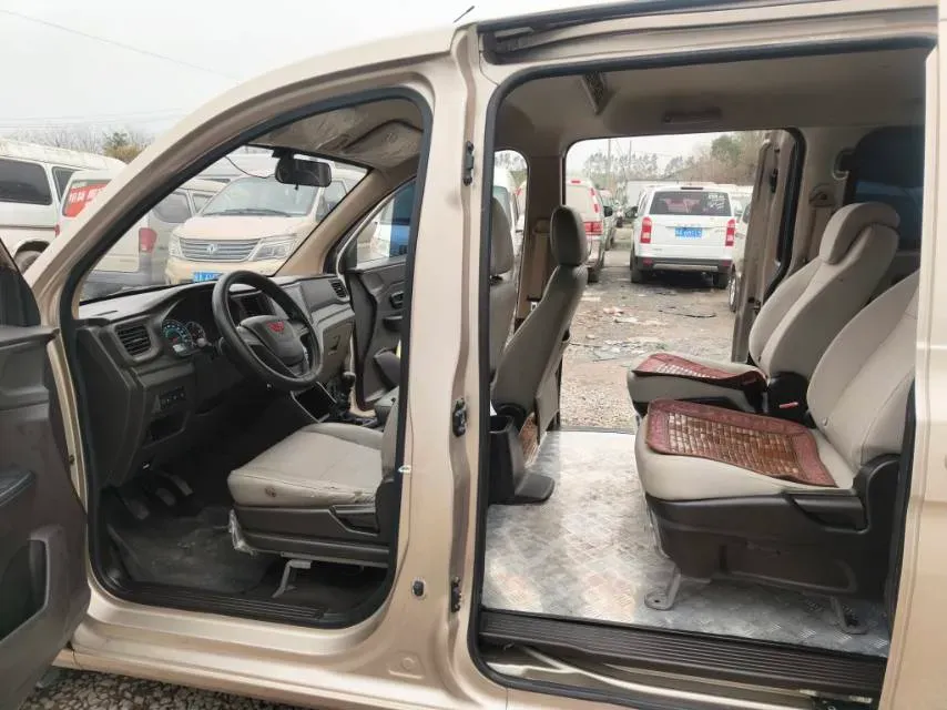 2021 WuLing HongGuang Plus 1.5T 147HP L4 6MT,autocango,china used car exporter,china ev exporter,chinese used car exporter,chinese used ev exporter