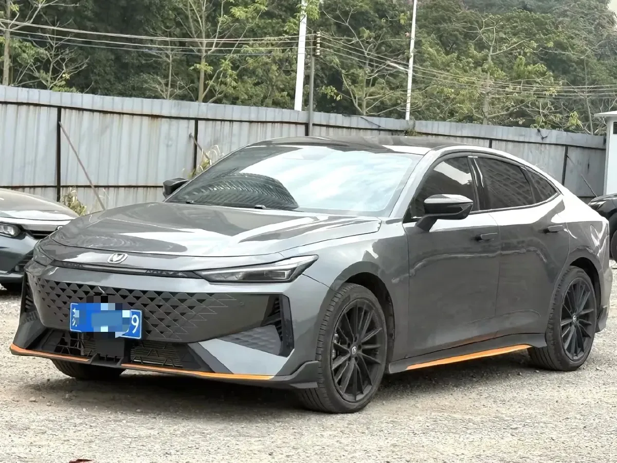 2025 ChangAn UNI-V 1.5T 192HP L4 7DCT,autocango,china used car exporter,china ev exporter,chinese used car exporter,chinese used ev exporter