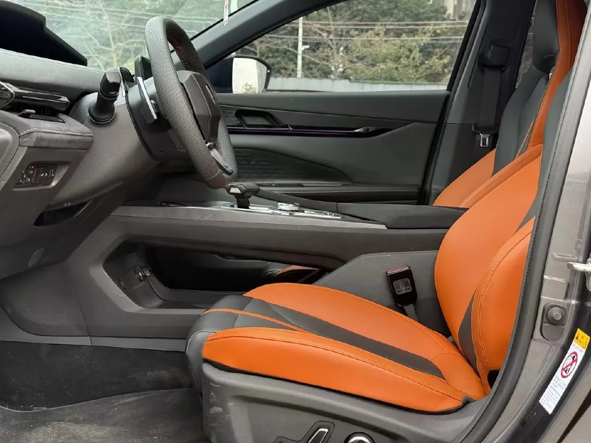 2025 ChangAn UNI-V 1.5T 192HP L4 7DCT,autocango,china used car exporter,china ev exporter,chinese used car exporter,chinese used ev exporter