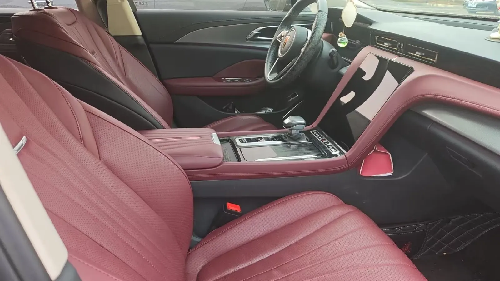 2023 HongQi H5 2.0T 224HP L4 8AT,autocango,china used car exporter,china ev exporter,chinese used car exporter,chinese used ev exporter