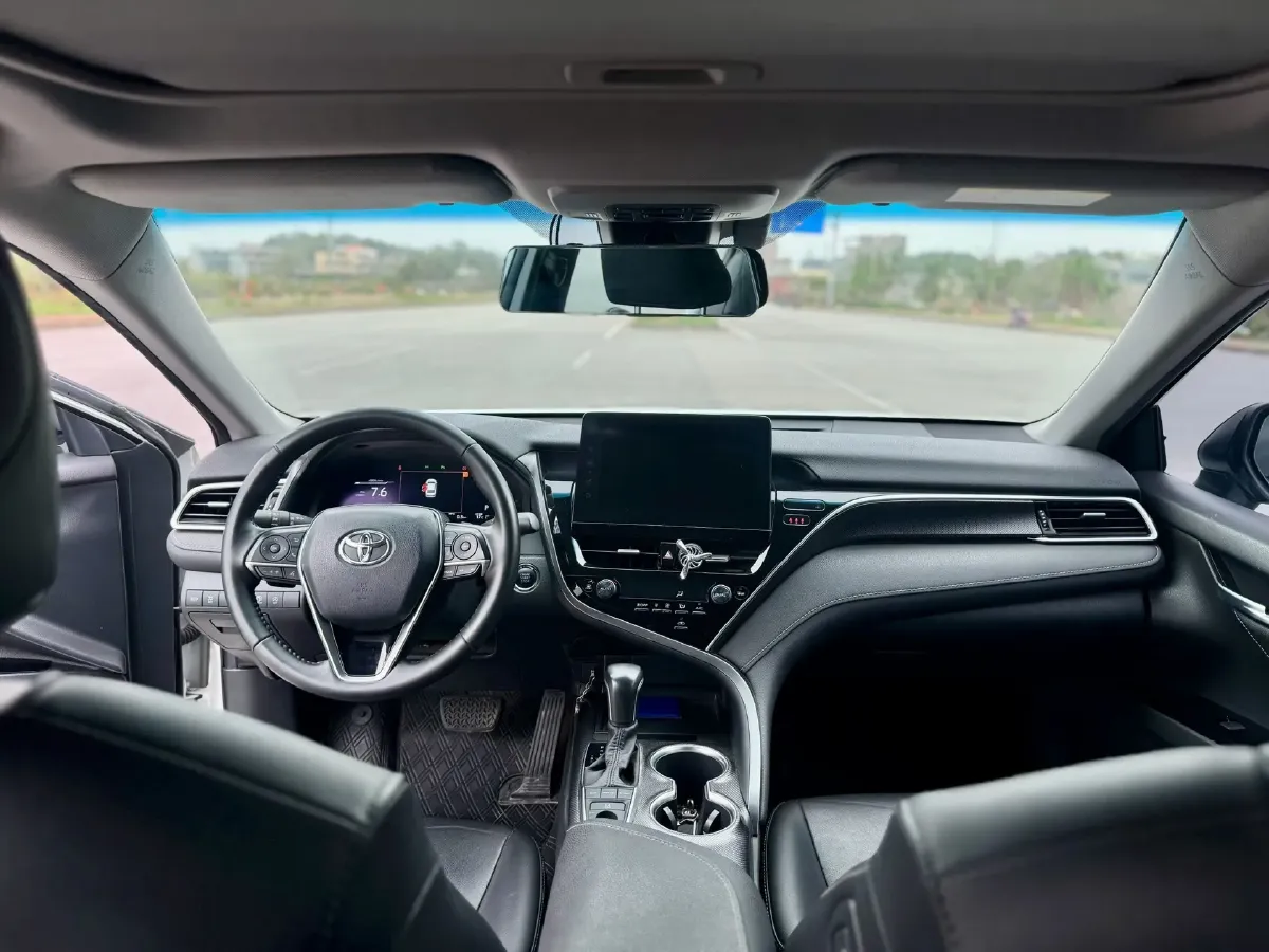 2021 Toyota Camry 2.5L 209HP L4 8AT,autocango,china used car exporter,china ev exporter,chinese used car exporter,chinese used ev exporter