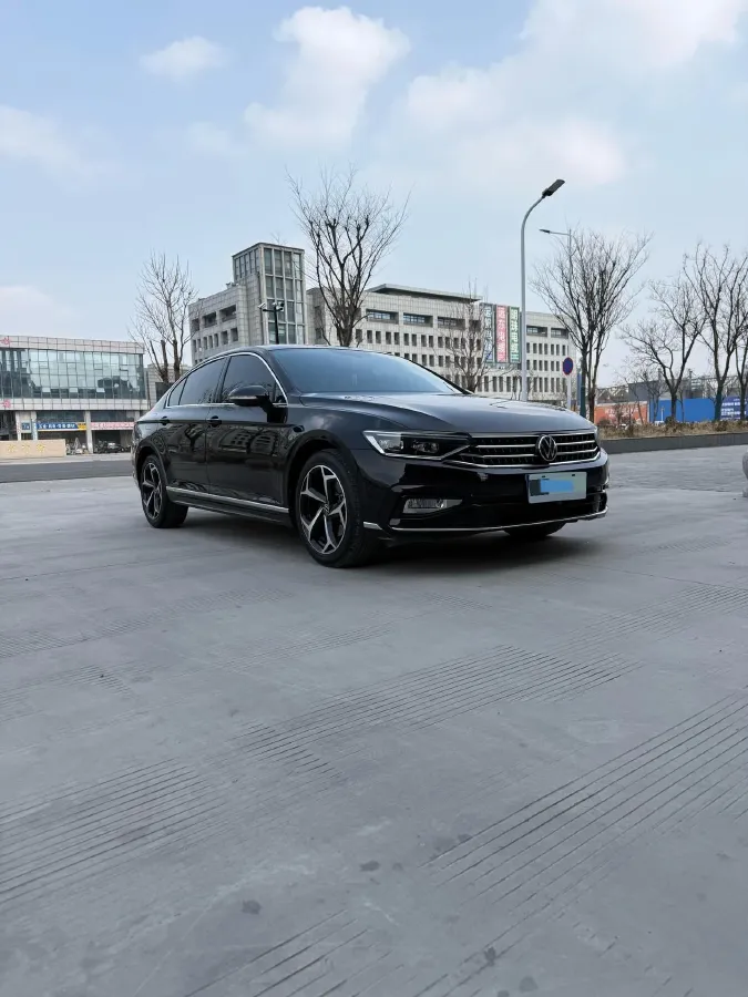 2025 Volkswagen Magotan 1.4T 150HP L4 7DCT,autocango,china used car exporter,china ev exporter,chinese used car exporter,chinese used ev exporter