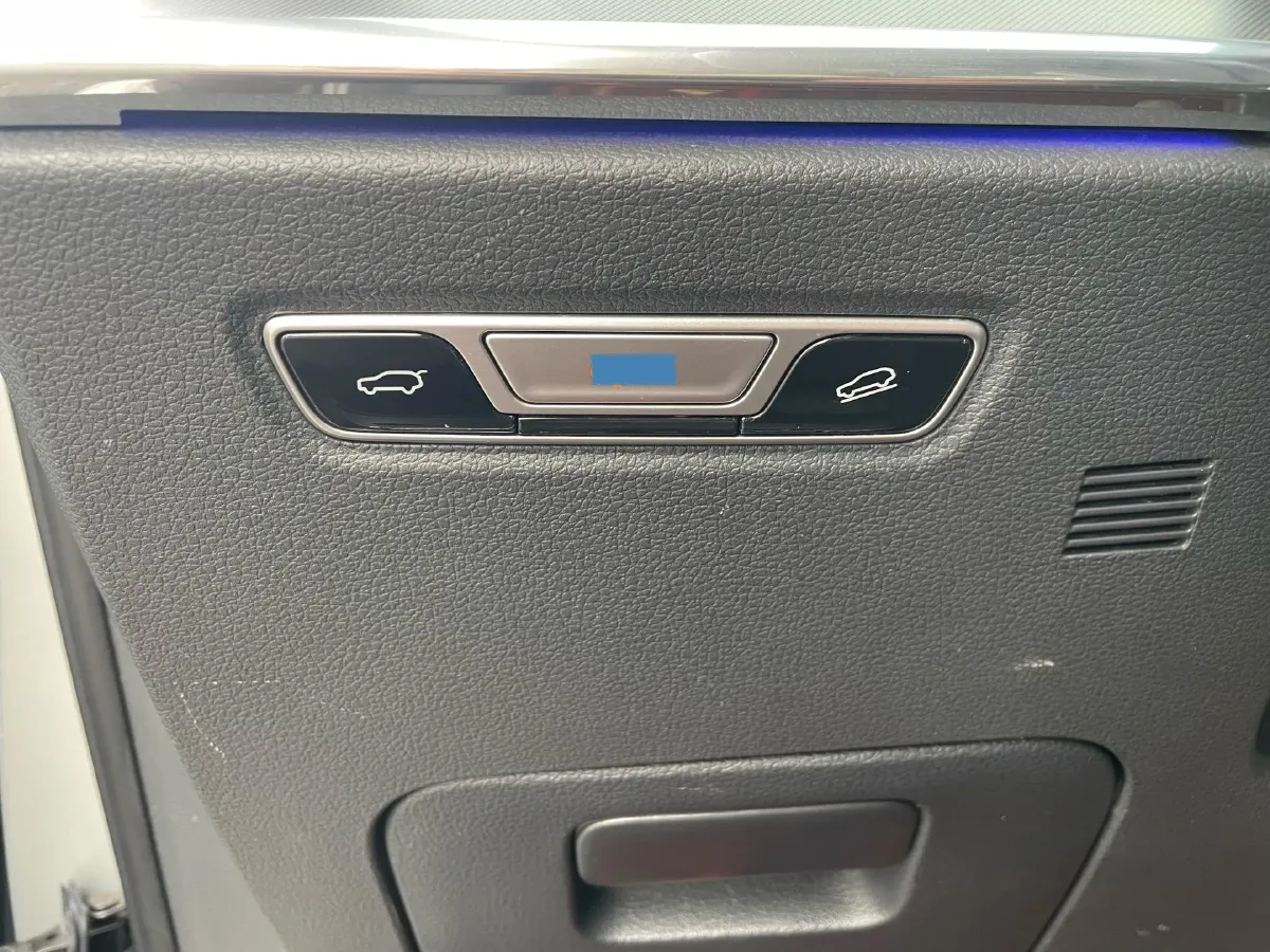 2023 HongQi HS5 2.0T 252HP L4 8AT,autocango,china used car exporter,china ev exporter,chinese used car exporter,chinese used ev exporter