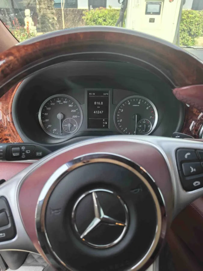2023 Mercedes-Benz Vito 2.0T 211HP L4 9AT,autocango,china used car exporter,china ev exporter,chinese used car exporter,chinese used ev exporter