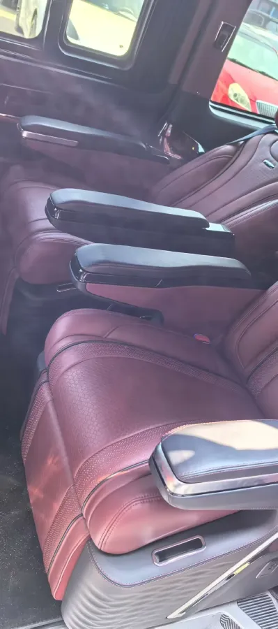 2023 Mercedes-Benz Vito 2.0T 211HP L4 9AT,autocango,china used car exporter,china ev exporter,chinese used car exporter,chinese used ev exporter