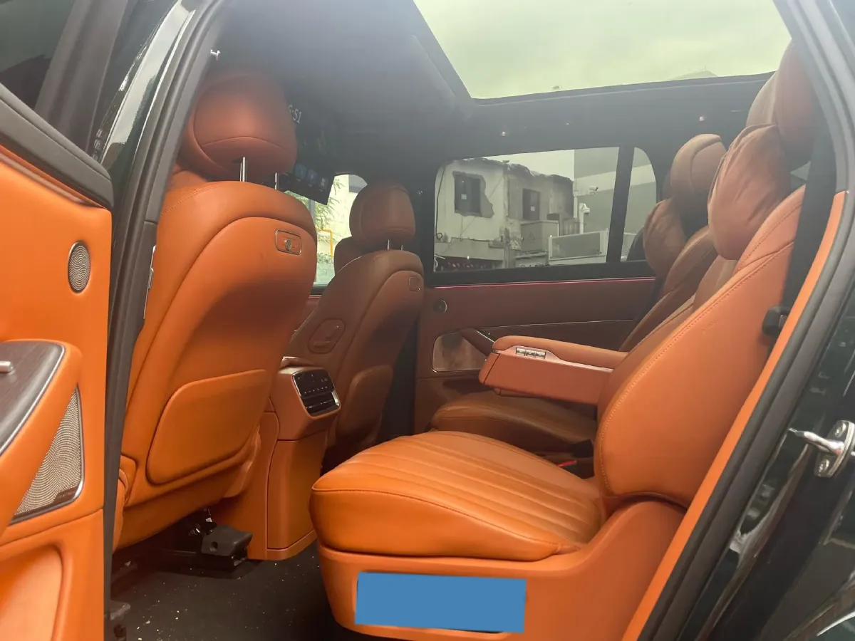 2025 AITO AITO M8 REEV 160HP REEV 53.4KWH,autocango,china used car exporter,china ev exporter,chinese used car exporter,chinese used ev exporter