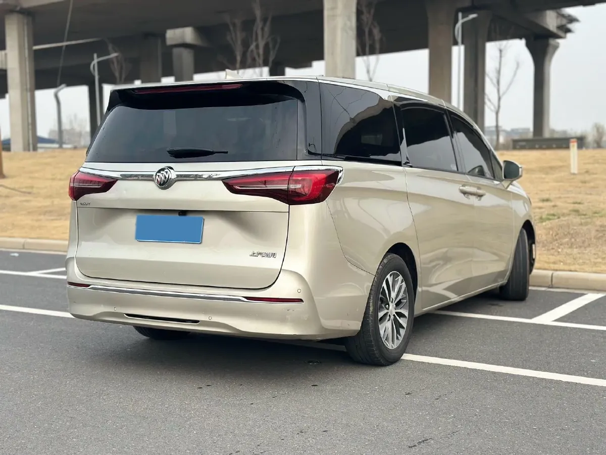 2021 Buick GL8 2.0T 237HP L4 9AT,autocango,china used car exporter,china ev exporter,chinese used car exporter,chinese used ev exporter