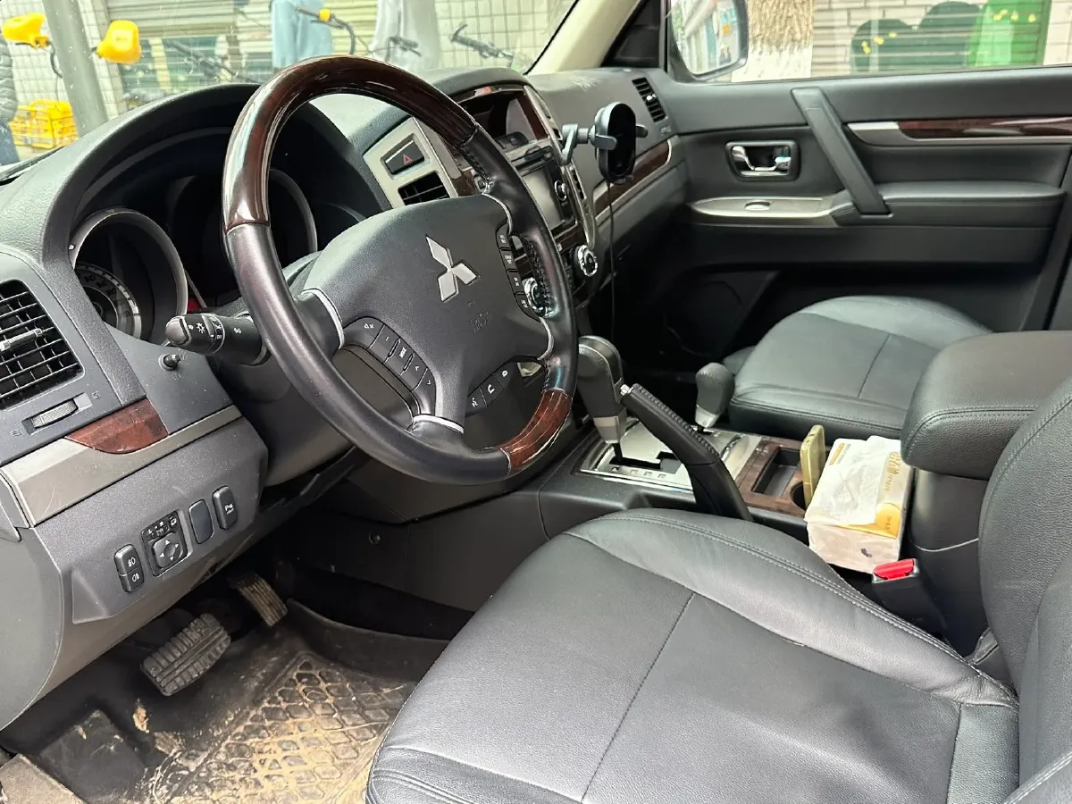 2017 Honda Jade 1.8L 141HP L4 5AT,autocango,china used car exporter,china ev exporter,chinese used car exporter,chinese used ev exporter