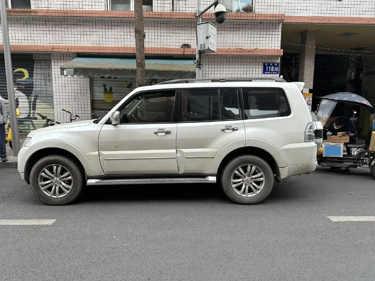 2017 Honda Jade 1.8L 141HP L4 5AT,autocango,china used car exporter,china ev exporter,chinese used car exporter,chinese used ev exporter