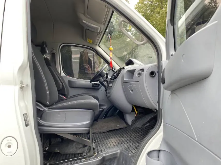 2021 MAXUS XinTu V80 2.0T 139HP L4 6MT,autocango,china used car exporter,china ev exporter,chinese used car exporter,chinese used ev exporter