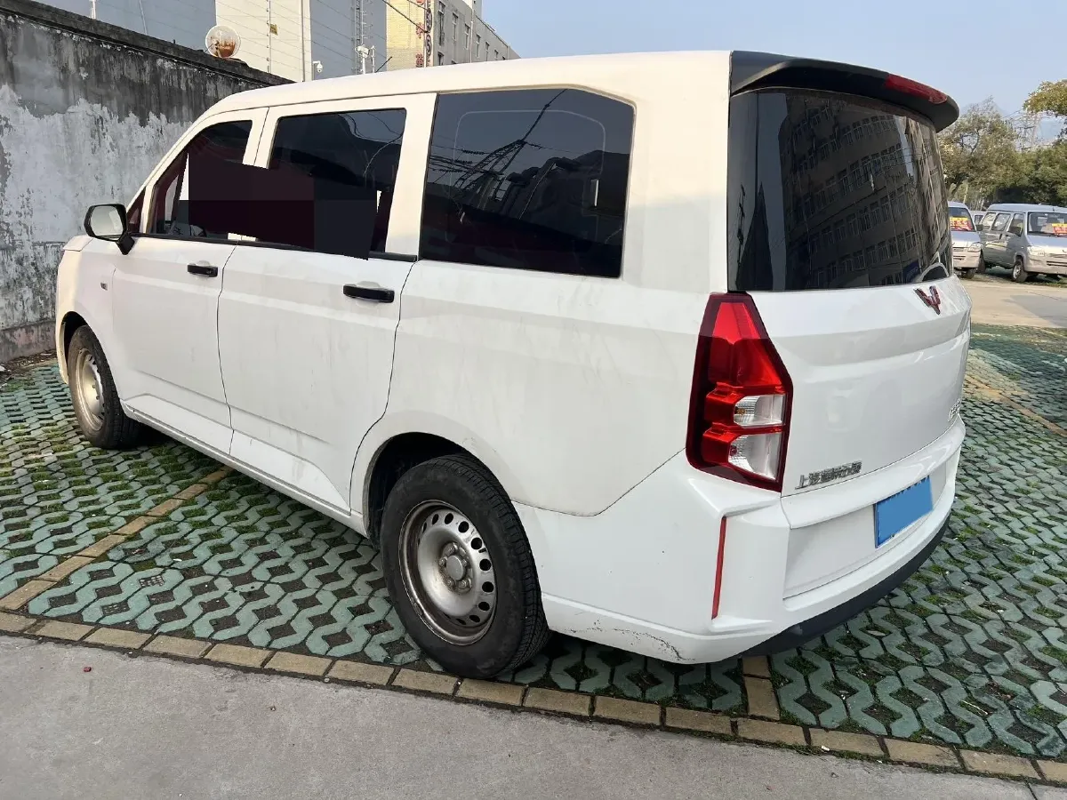 2021 WuLing HongGuang Plus 1.5L 99HP L4 6MT,autocango,china used car exporter,china ev exporter,chinese used car exporter,chinese used ev exporter