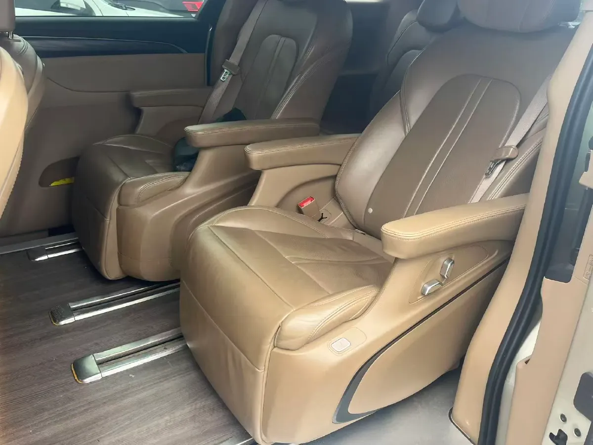 2020 Buick GL8 2.0T 237HP L4 9AT,autocango,china used car exporter,china ev exporter,chinese used car exporter,chinese used ev exporter