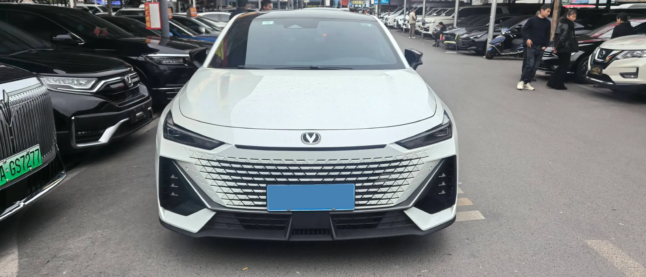 2023 ChangAn UNI-V 1.5T 188HP L4 7DCT,autocango,china used car exporter,china ev exporter,chinese used car exporter,chinese used ev exporter