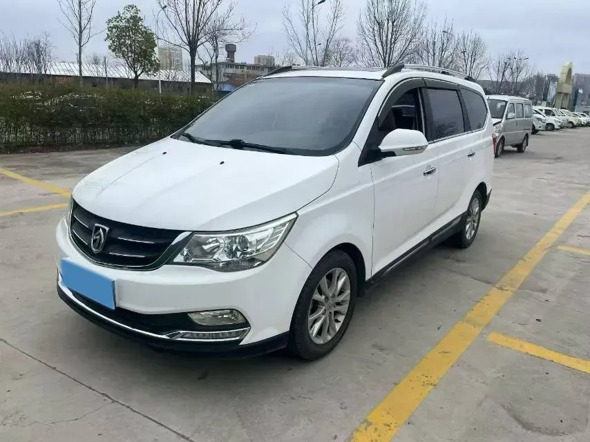 2016 BaoJun 730 1.5L 112HP L4 5MT,autocango,china used car exporter,china ev exporter,chinese used car exporter,chinese used ev exporter