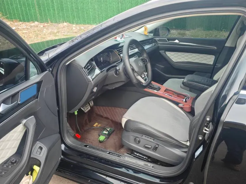 2023 Volkswagen Magotan 2.0T 220HP L4 7DCT,autocango,china used car exporter,china ev exporter,chinese used car exporter,chinese used ev exporter