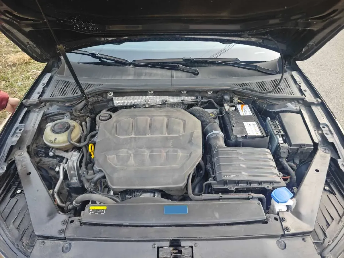 2023 Volkswagen Magotan 2.0T 220HP L4 7DCT,autocango,china used car exporter,china ev exporter,chinese used car exporter,chinese used ev exporter