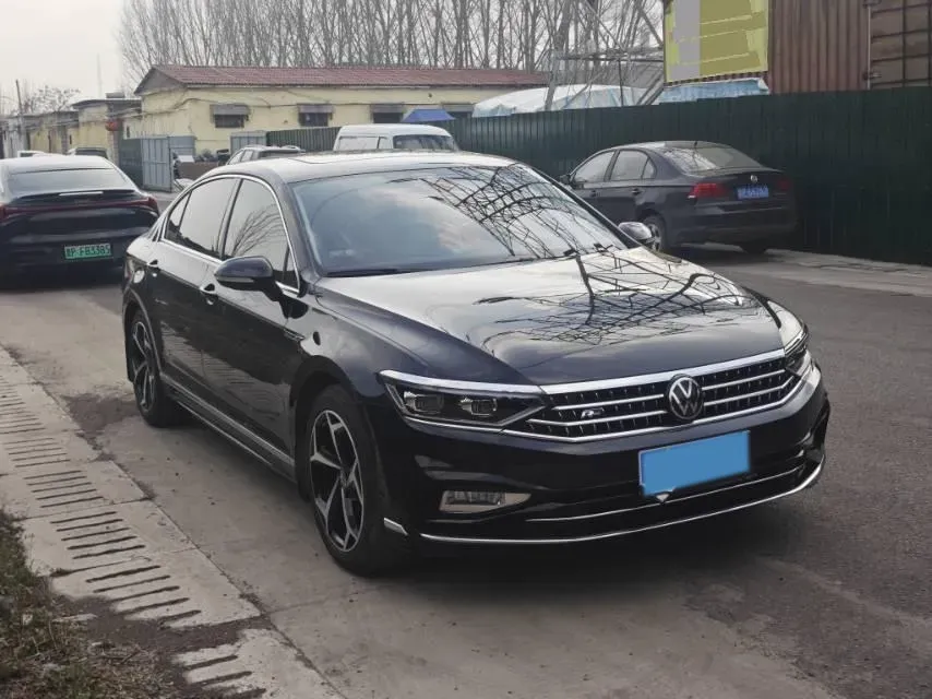 2023 Volkswagen Magotan 2.0T 220HP L4 7DCT,autocango,china used car exporter,china ev exporter,chinese used car exporter,chinese used ev exporter