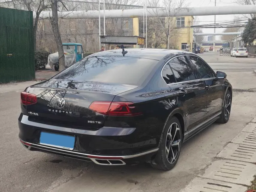 2023 Volkswagen Magotan 2.0T 220HP L4 7DCT,autocango,china used car exporter,china ev exporter,chinese used car exporter,chinese used ev exporter