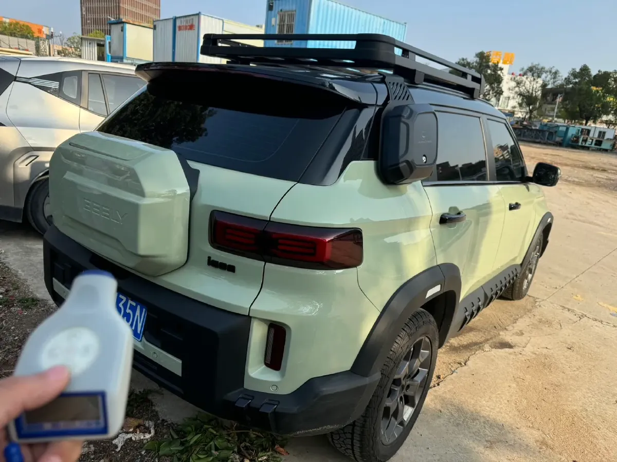 2025 Geely Cowboy 1.5T 181HP L4 7DCT,autocango,china used car exporter,china ev exporter,chinese used car exporter,chinese used ev exporter