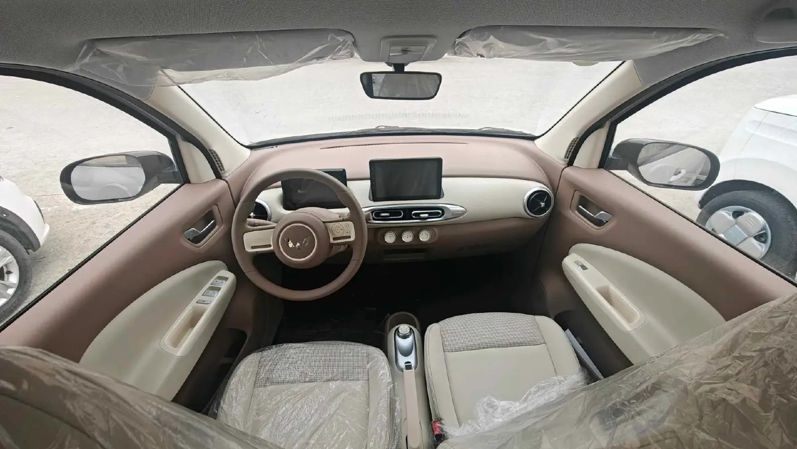 2025 WuLing HongGuang MINI EV BEV 16.2KWH,autocango,china used car exporter,china ev exporter,chinese used car exporter,chinese used ev exporter